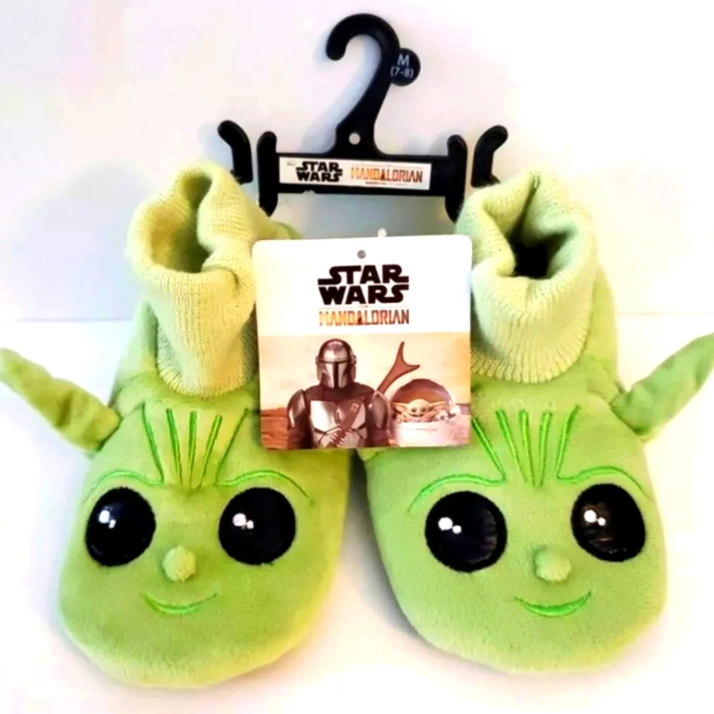 Disney StarWars Mandalorian Baby Yoda Green Plush Slippers Size Medium 7-8 yrs